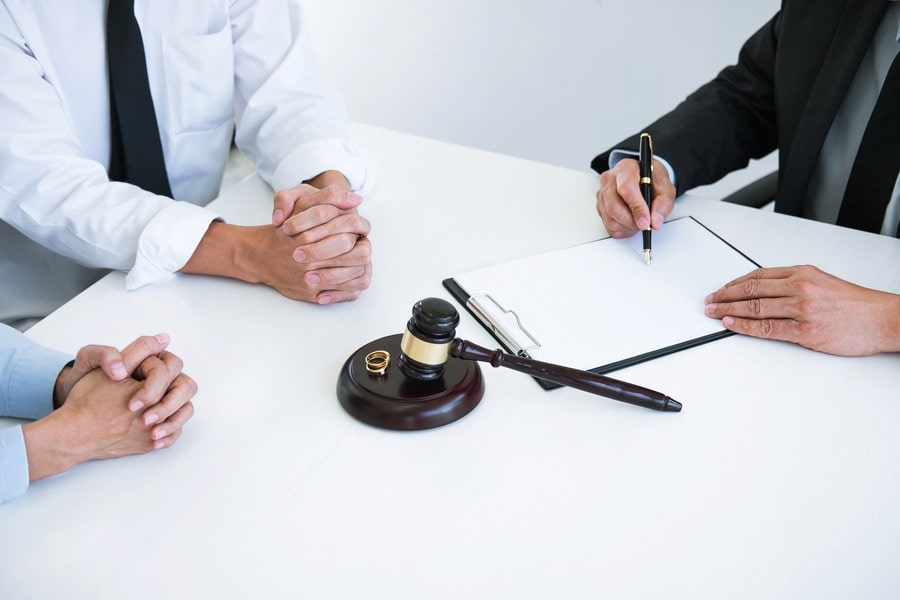 The Advantages and Disadvantages of Premarital Contracts